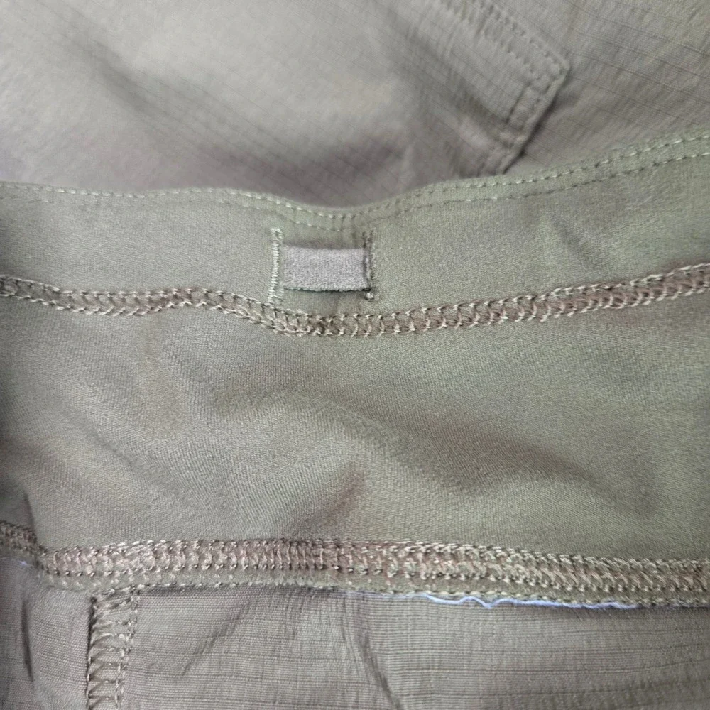 Athleta Women Green Cargo Pocket Zip Hiking Athletic Casual Shorts Size 12